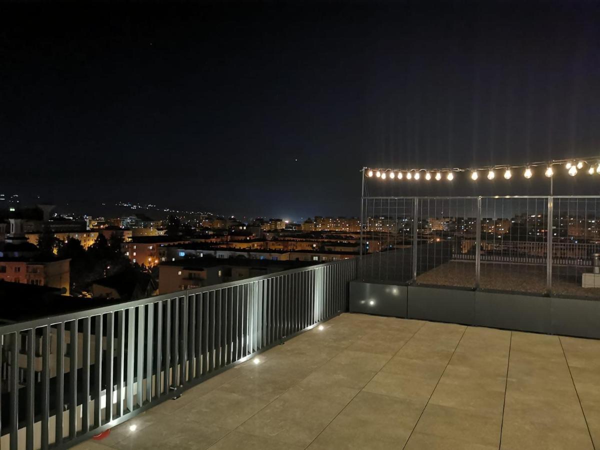 קלוז'-נאפוקה Moon Luxury Apartment - Sunset View מראה חיצוני תמונה